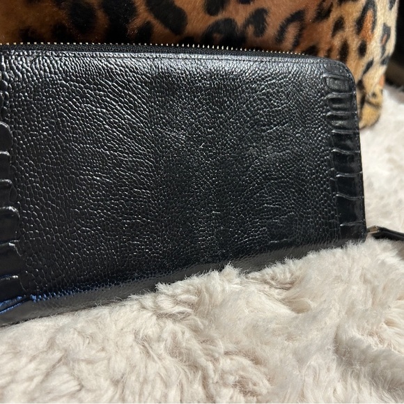 🔥Givenchy Crock Embossed Black Leather Wallet🔥 - Picture 2 of 11